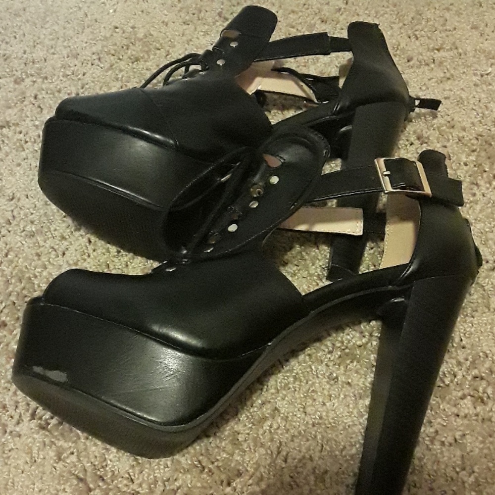 Platform Sandals - Picture 3 of 4